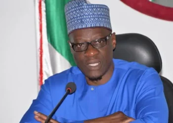 EFCC grills ex-Kwara governor Ahmed over 'N3bn fraud'