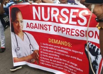 Japa: Nigerian govt bans leave of absence for health workers