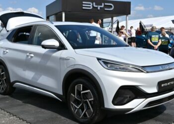 Chinese electric vehicle threatens global automotive industry