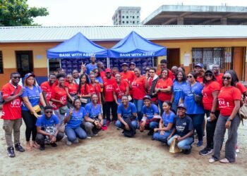 Abbey Mortgage Bank donates 400 food packs to Kuramo Community