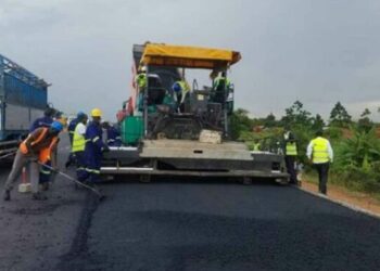 Construction workers threaten to stop work on Lagos-Ibadan expressway, others over mass layoff of workers