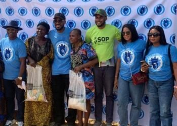 Group arouses excitement, gifts Food Box to Lagos residents