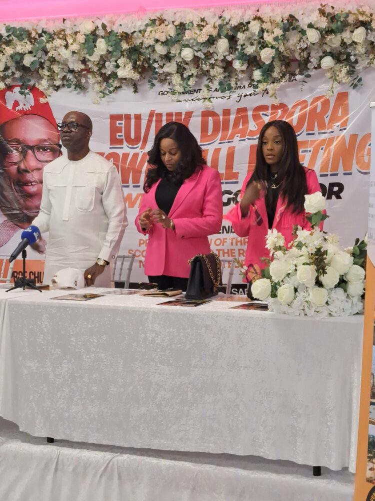 Breaking: Governor Charles Soludo meets Anambra indigenes in London