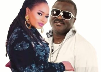 Fuji Music star, Abass Obesere allegedly in secret romance with UK-based relationship expert, Yinka TNT