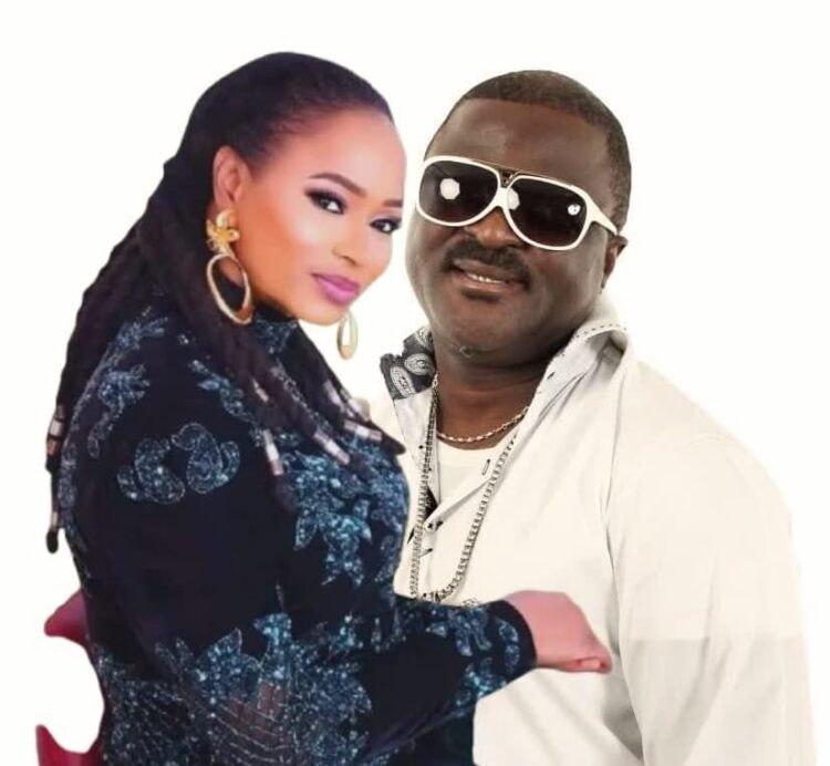Fuji Music star, Abass Obesere allegedly in secret romance with UK-based relationship expert, Yinka TNT