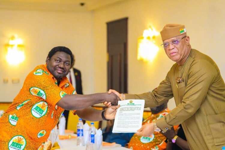 Akwa Ibom LG Chairmen pass vote of confidence on Governor Umo Eno