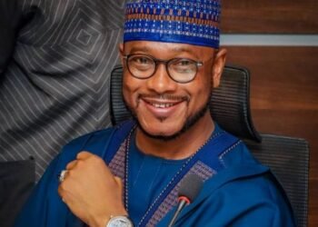 Governor Lawal sparks defection rumours to APC