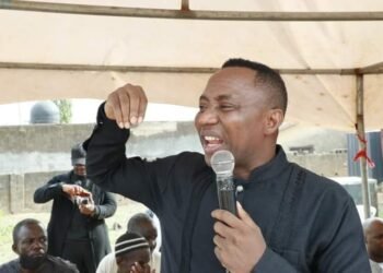 #FreeNnamdiKanu: Court grants Sowore, other protesters bail