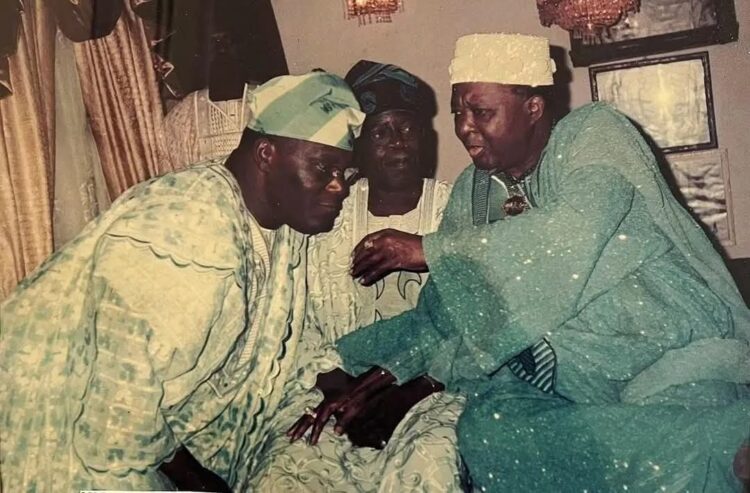 When Oba Okunade Sijuwade Hosted Tinubu and Atiku in Ile-Ife, 2003