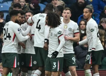 Chelsea stun Burnley 2-0 at Turf Moor, to close gap on Arsenal
