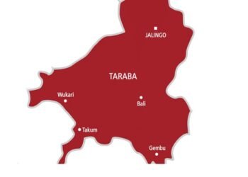 Taraba Speaker, 15 Lawmakers dump PDP