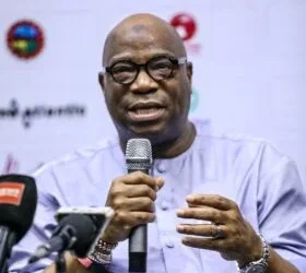 Wahid Oshodi re-elected as ITTF executive vice president
