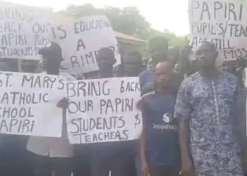 PHOTOS: Parents of abducted Niger School students stage fresh protest