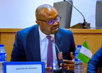 Minister tasks paramilitary chiefs on progressive leadership
