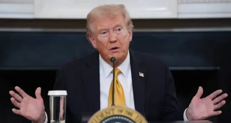 Trump calls tariff critics ‘fools’