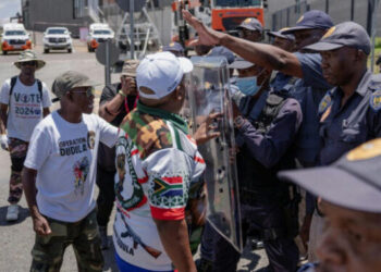 Court condemns South Africa over clinic xenophobia