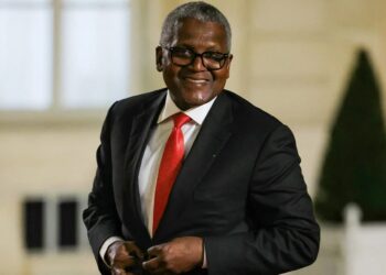 Dangote plans dollar dividend payouts as $20bn refinery goes public in 2026