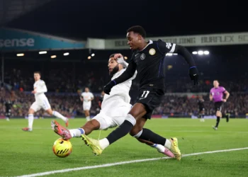 Leeds stunts Chelsea’s title hopes with a 3 – 1 victory at Elland road
