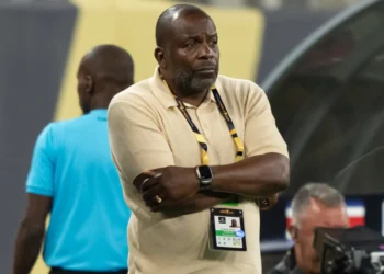 World Cup playoff: Stanley Menzo resigns as Suriname coach