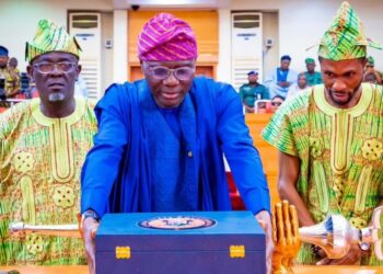 ​N20.6bn for more cars? Lagos Lawmakers under fire for new fleet despite having 2 official vehicles each