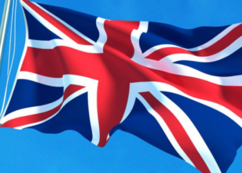 UK begins seizing phones from illegal migrants to target smuggling networks