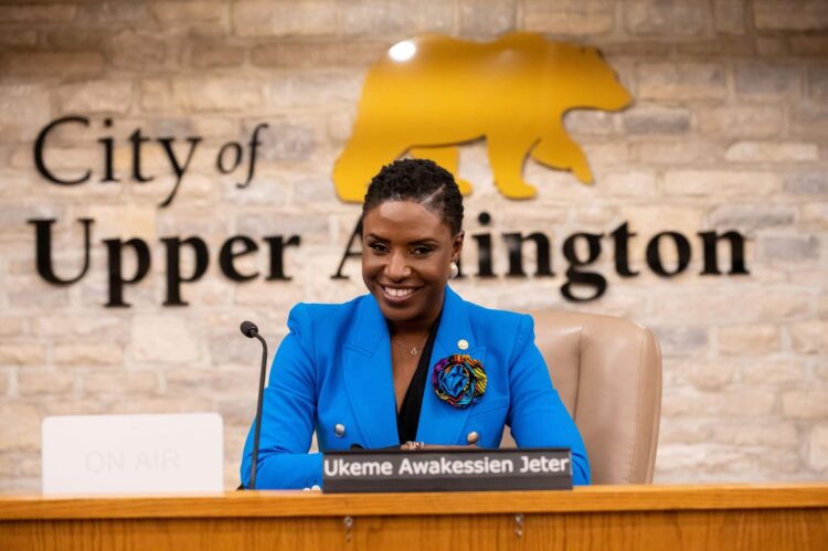 Eno congratulates Mayor Ukeme Awakeessien-Jeter on her swearing-in as Mayor of Upper Arlington