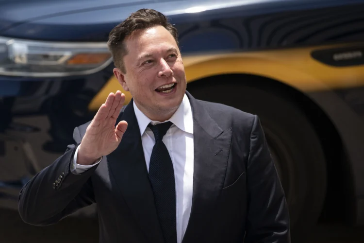 Elon Musk breaks wealth record, becomes first man to worth $800bn