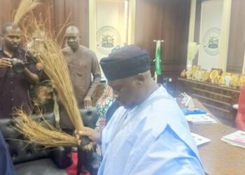 BREAKING: Adamawa Governor, Ahmadu Fintiri Joins APC