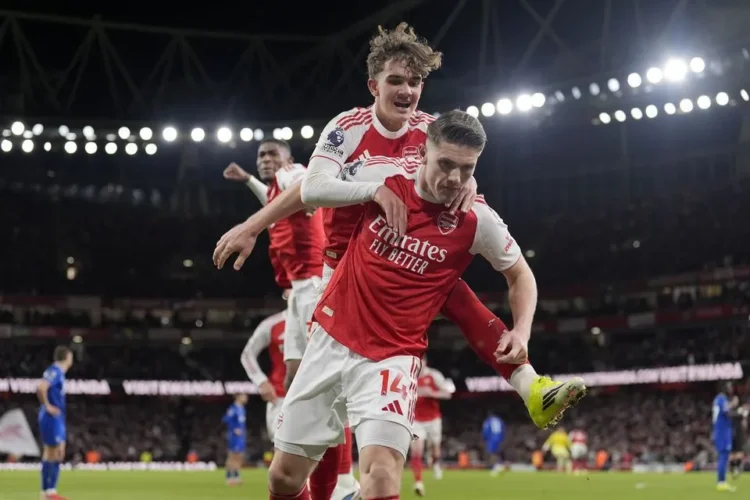 EPL: Dowman makes history in Arsenal’s win over Everton as Newcastle beat Chelsea