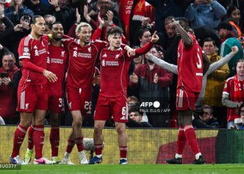 Liverpool beat Galatasaray 4-0 to set up PSG quarter-final clash
