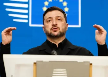 Zelenskyy sends team to US, seeks resumption of talks