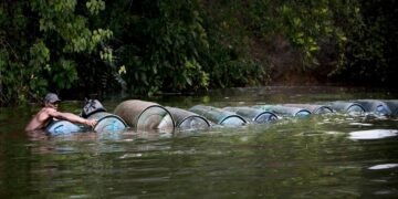 Navy seizes over 457,000 litres of stolen crude, fuel, deactivates 22 illegal sites