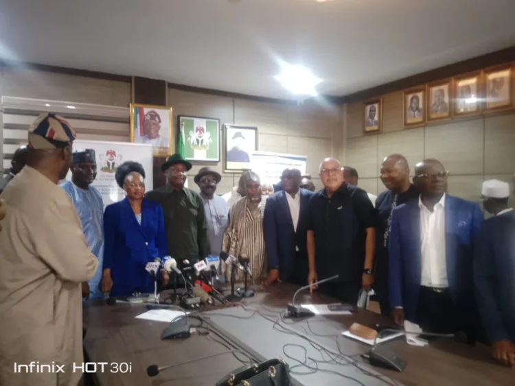 FG to grant local airlines discount on debts owed aviation agencies