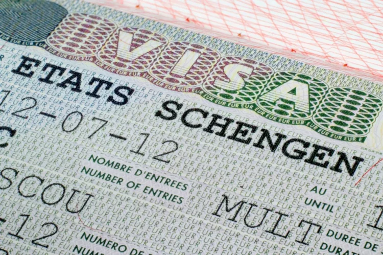 EU to fully replace passport stamps with entry/exit system from April 10