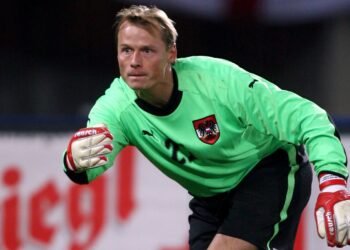 Former Arsenal goalkeeper dies at 48