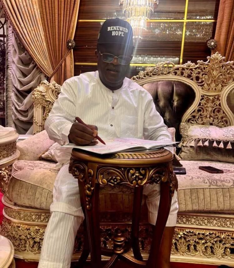 Umahi signs Tinubu’s nomination form, describes it as victory form