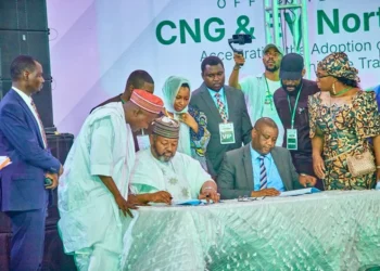 LOTUS bank partners FG on CNG, electric vehicles