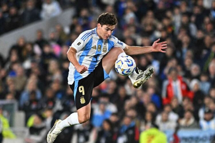Barcelona expresses strong interest in Julian Alvarez despite Real Madrid’s failed swoop