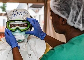 Ebola outbreak hits 894 cases, 204 deaths in one month