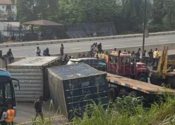Tankers, Trucks, cars crash Kills 6 in Lagos-Ibadan expressway