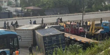 Tankers, Trucks, cars crash Kills 6 in Lagos-Ibadan expressway