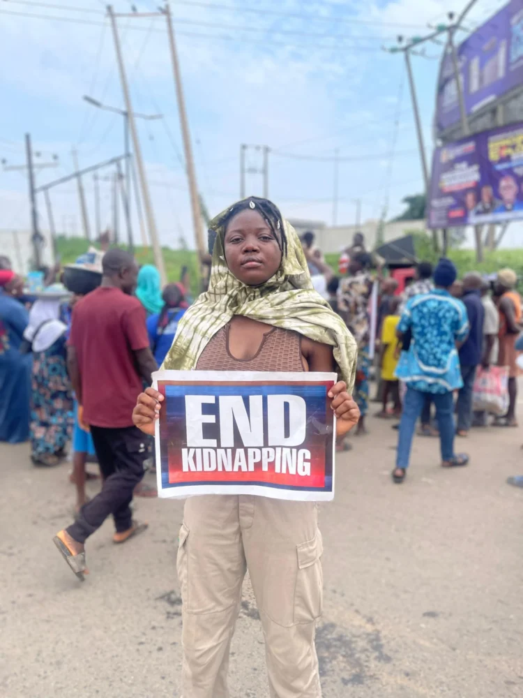 Protesters barricade major roundabout in Oyo over rising insecurity