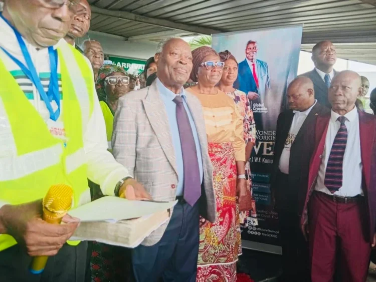 Pastor Kumuyi arrives Abuja for Global Crusade