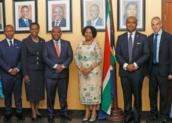 Sim Tshabalala leads Standard Bank delegation on courtesy visit to South African High Commissioner to Nigeria