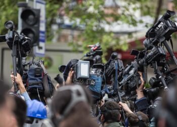 FG considers allowing journalists join troops during military operations