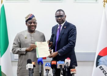 EFCC hands over 1,452 recovered items to Unity Schools