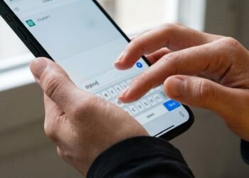 Stop searching, start chatting: Glovo pioneers AI quick-commerce