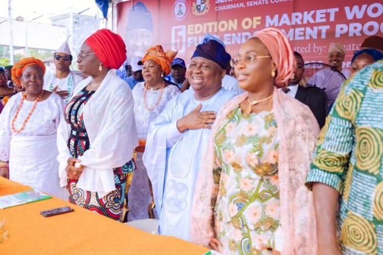 Senator Adeola Yayi empowers 3,000 market men and women with business grants