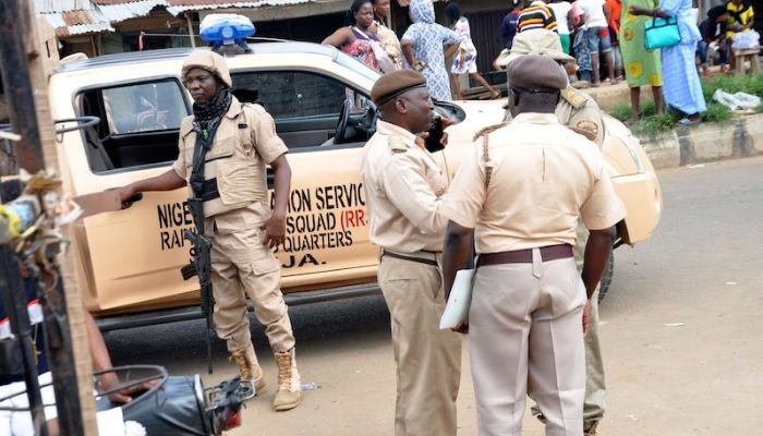 EFCC uncovers NIS Visa overstay racketeering network, Grills 5 visa officers, deputy comptroller