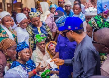Victims of Bode market inferno receive Remi Oseni’s N20M support
